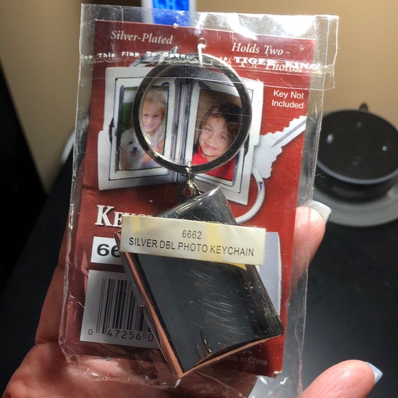 Silver double photo keychain - Picture 2 of 2